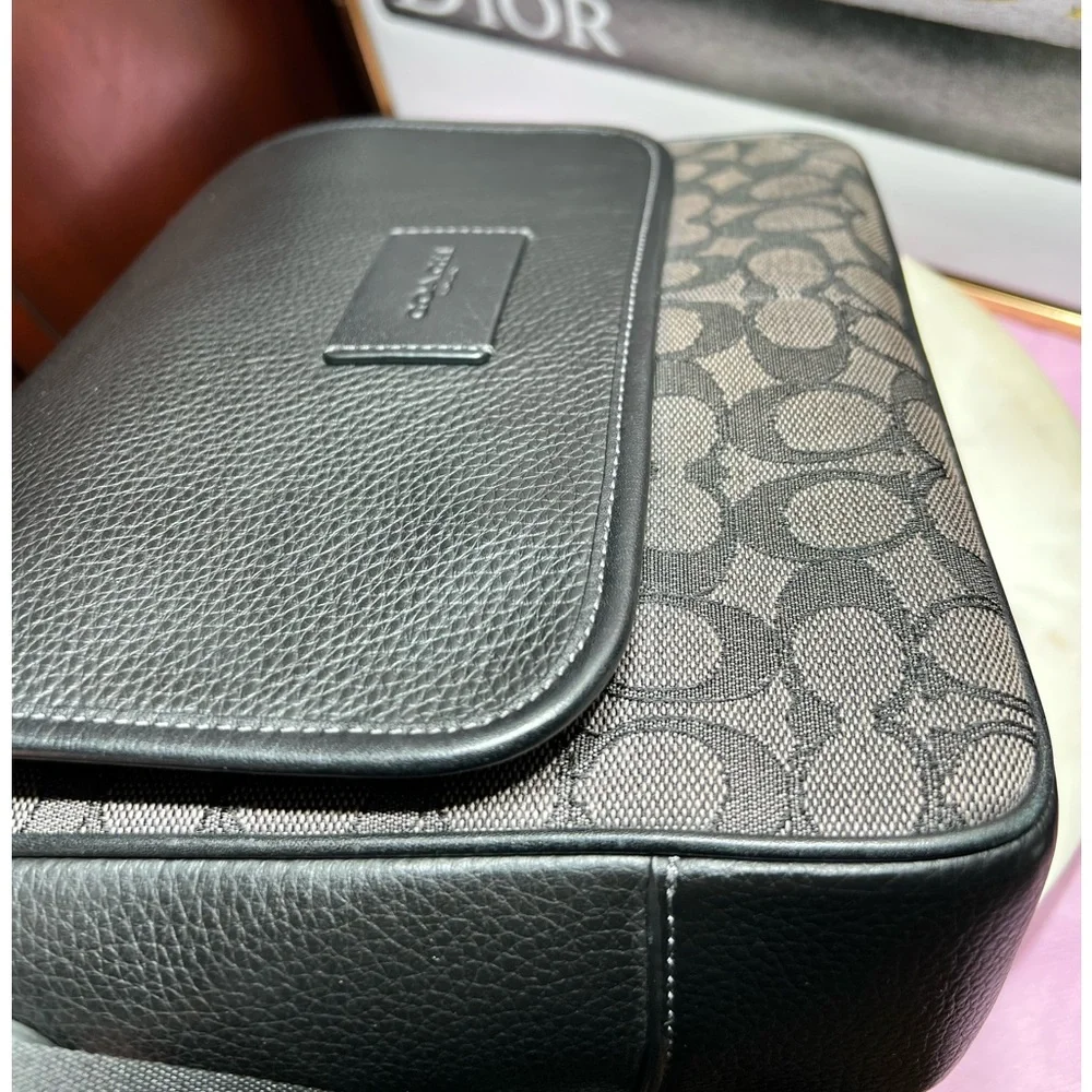 Coach Black Signature Crossbody Messenger Bag for Men